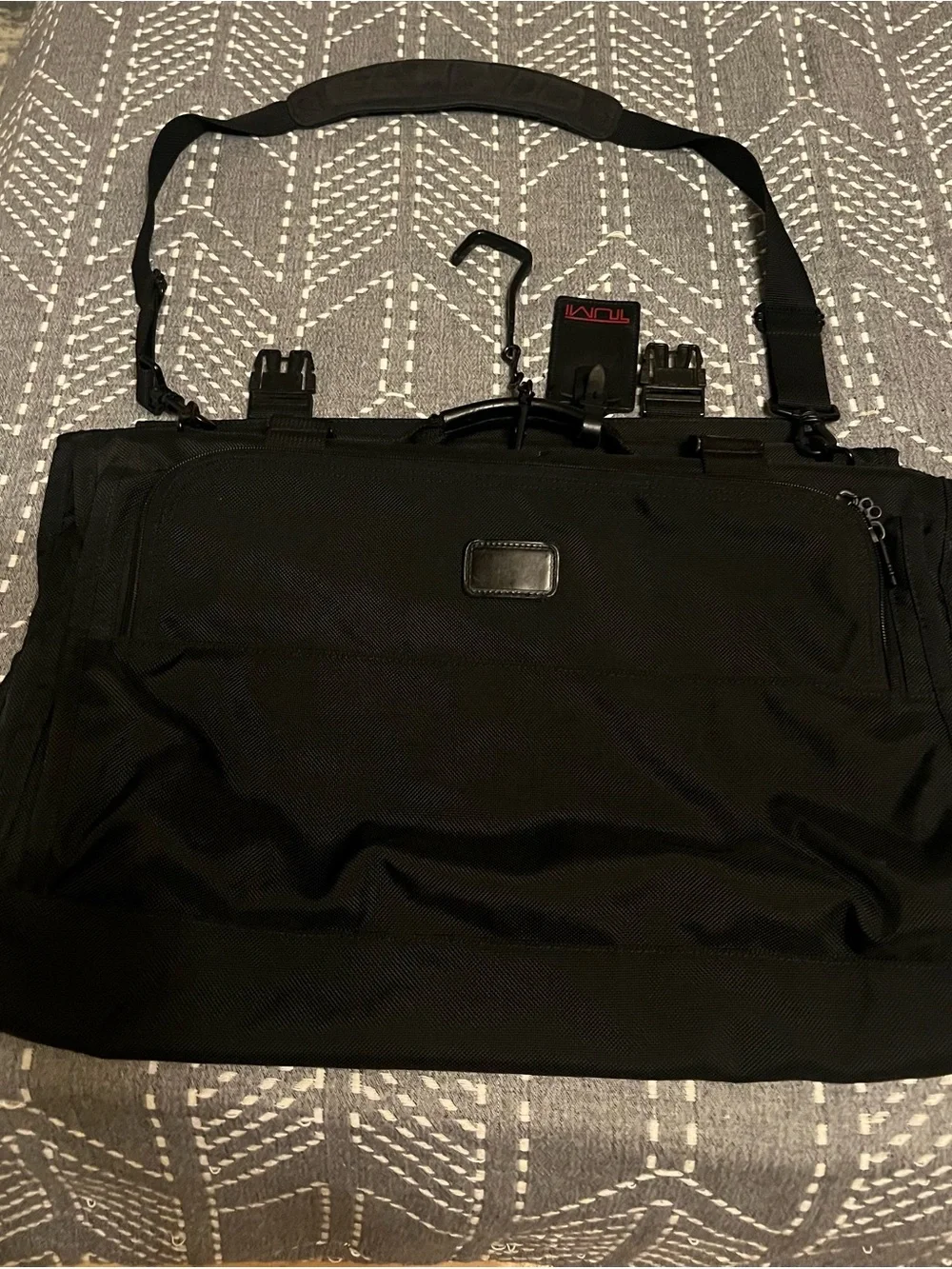 🔴 Tumi Alpha Tri-Fold Carry On